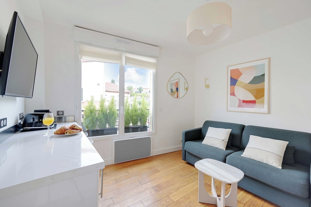 Apartment photo 2