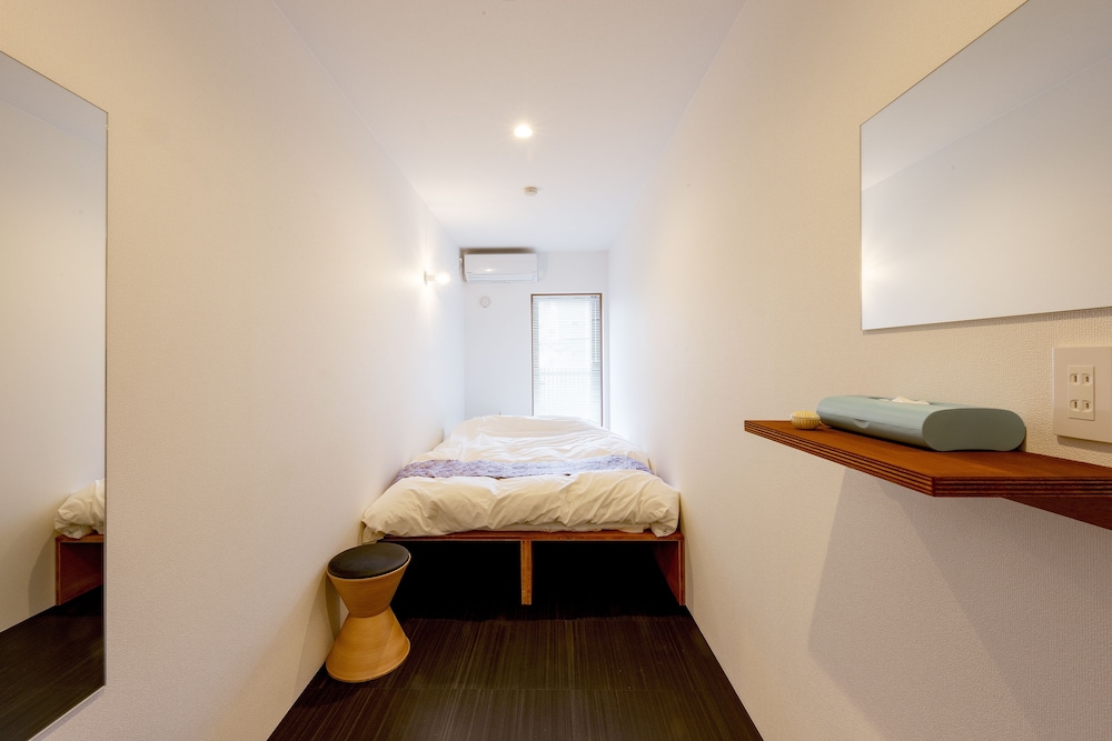 Standard Double Room, Shared Bathroom photo 3