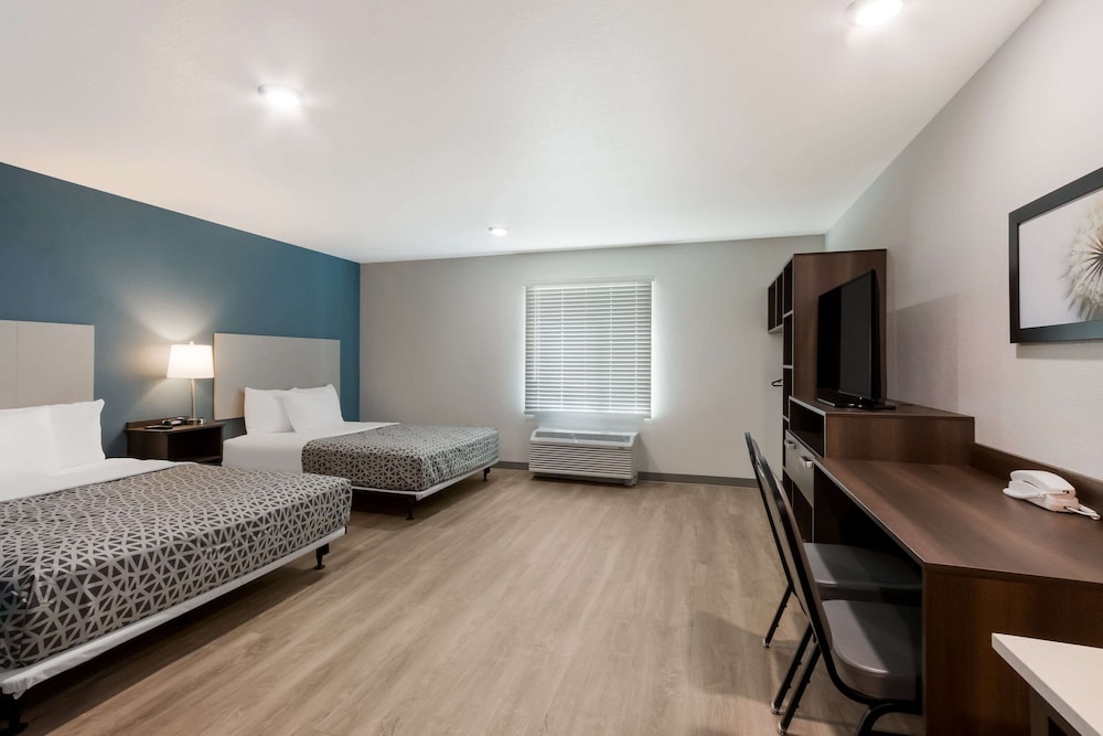 Standard Room, 2 Queen Beds, Non Smoking photo 1