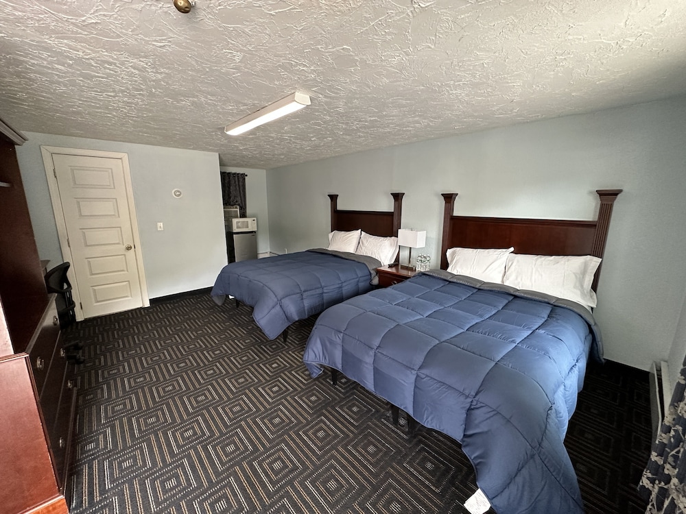 Room, 2 Double Beds photo 3