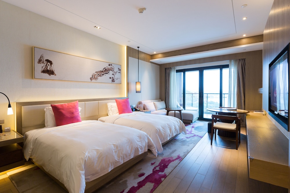 2 Twin Beds Standard Sea View photo 3
