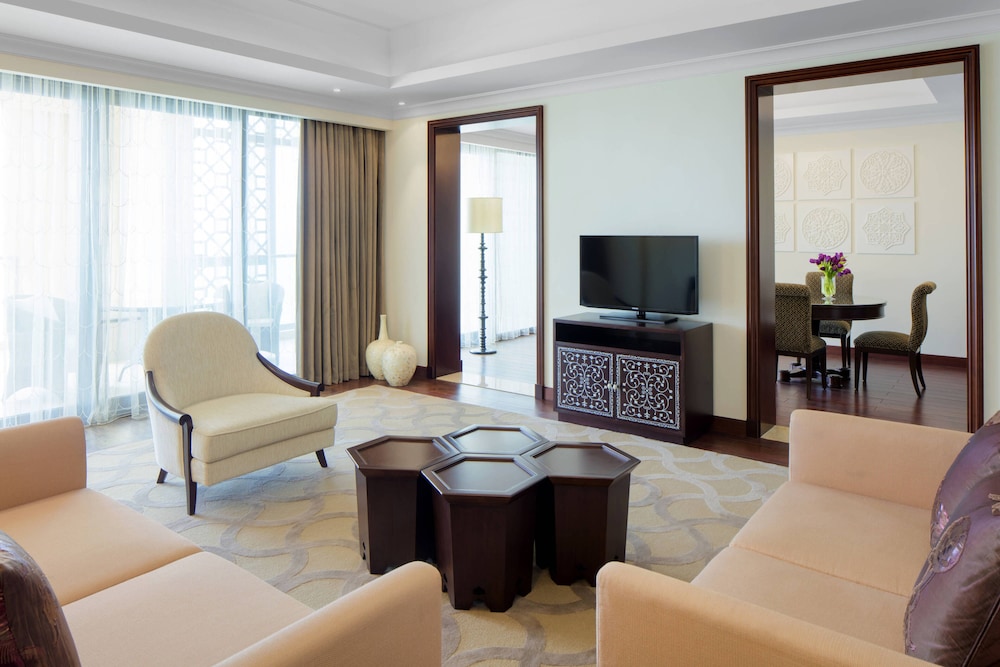 Suite, 1 Bedroom (Sea View) photo 1