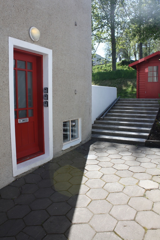 Basic Double Room, Shared Bathroom, Ground Floor photo 3