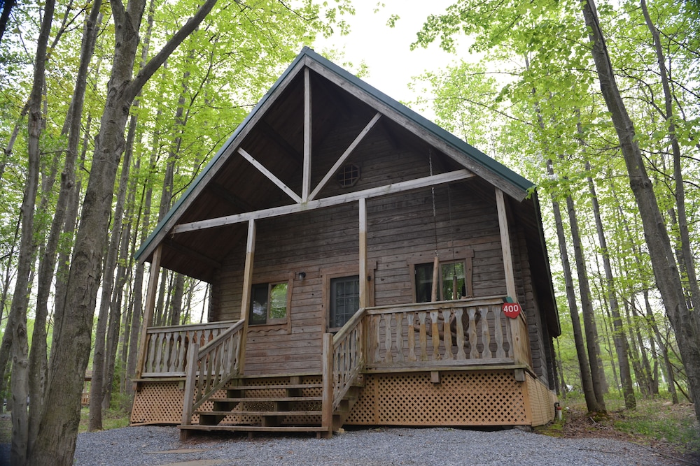Log Cabin Sleeps 10- No Pets permitted photo 2