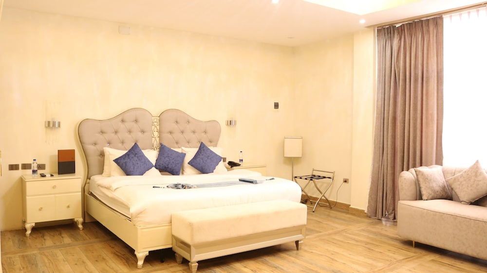 Luxury Suite, Balcony, City View