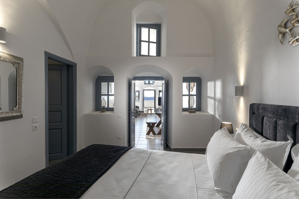 Two-Bedroom House with Caldera View - Photo 23