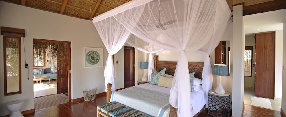 Royal Beach Villas photo 1