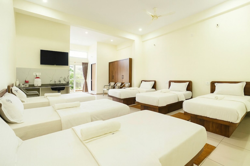 Family Room, Multiple Beds