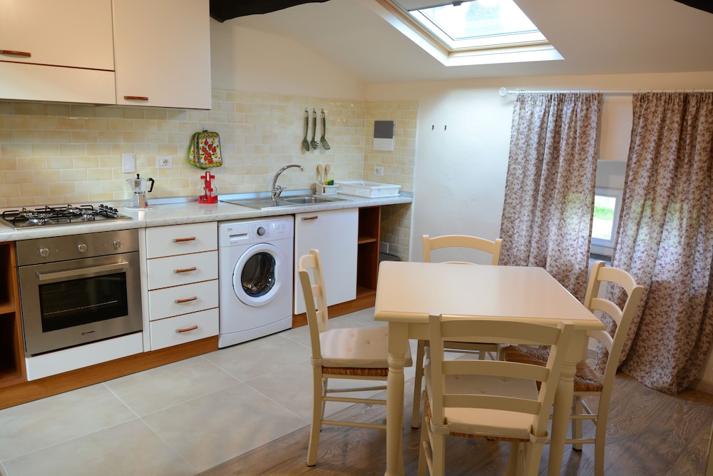 Comfort Apartment, Kitchen, City View (mansard, second floor, no elevator) photo 3