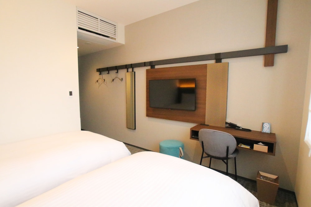 Twin Room - Photo 8