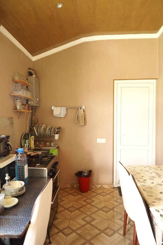 Comfort Room, 1 Queen Bed