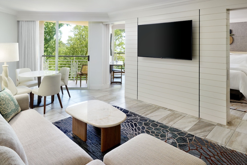 Executive Suite, 1 King Bed with Sofa bed, Balcony (Island)
