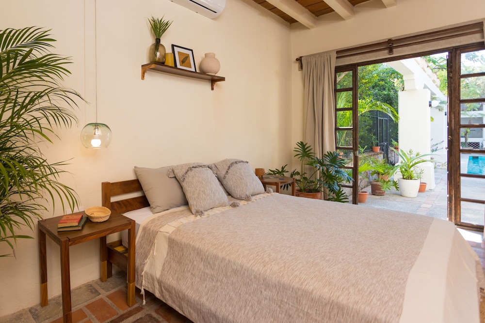 Premium Room - Photo 9