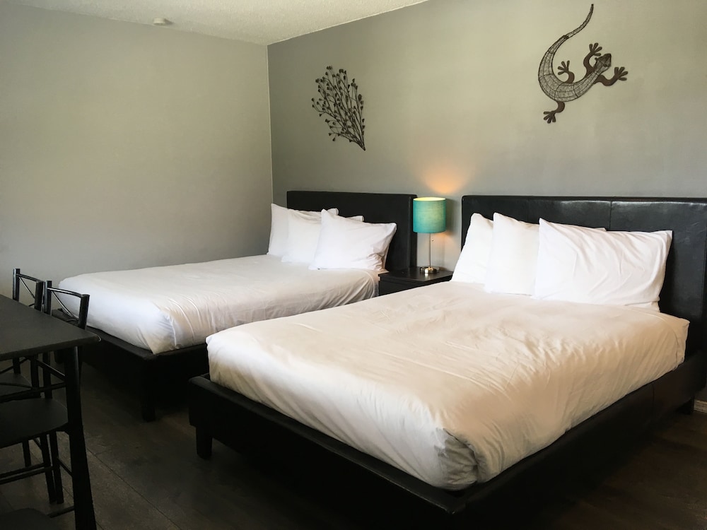 Deluxe Double Room (Upstairs) photo 1