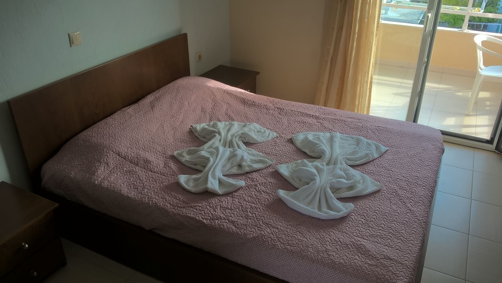 Double or Twin Room, 1 Double or 2 Twin Beds photo 2