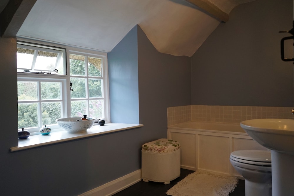 Deluxe Double Room, Private Bathroom (Blue Room) photo 3