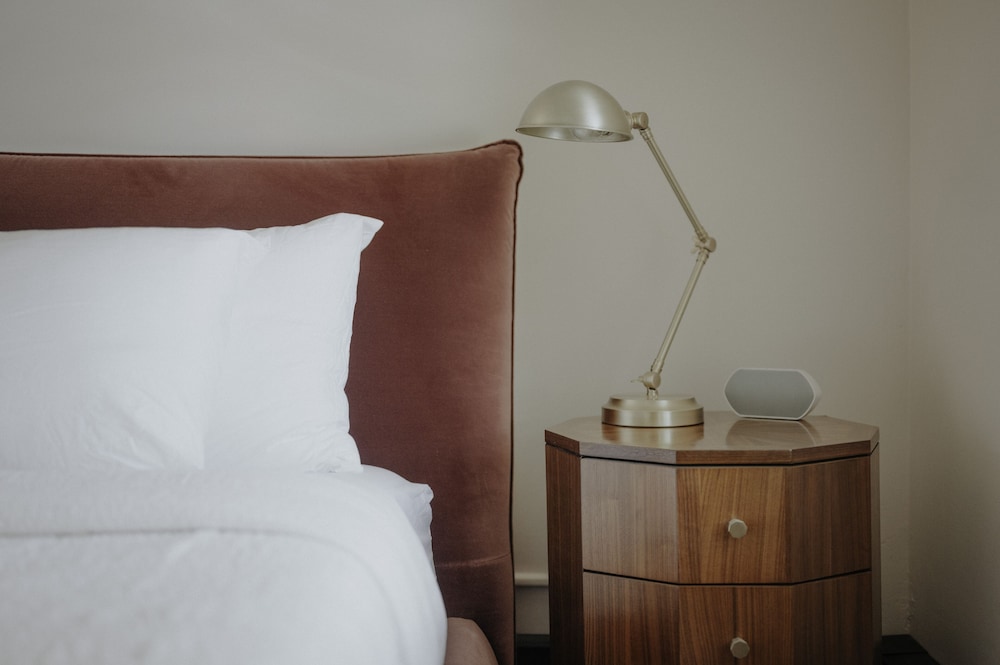1 King Bedroom photo 2