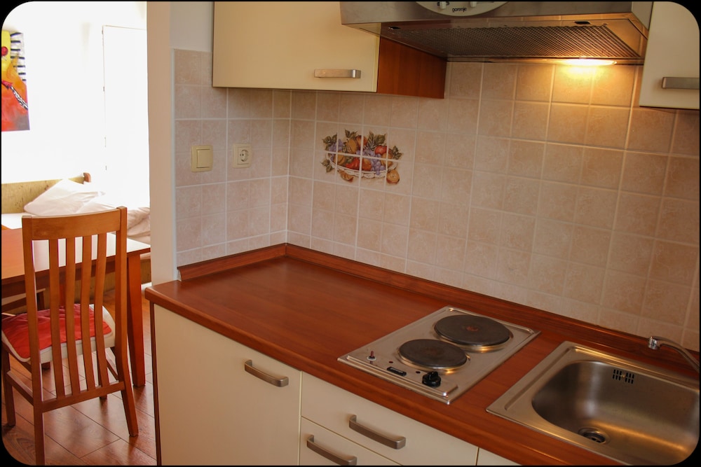 Family Room - Photo 5