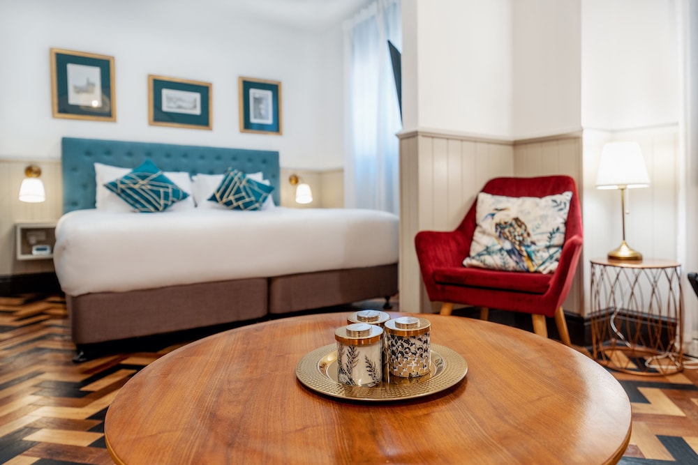 Luxury Room 1 King Bed Bathtub