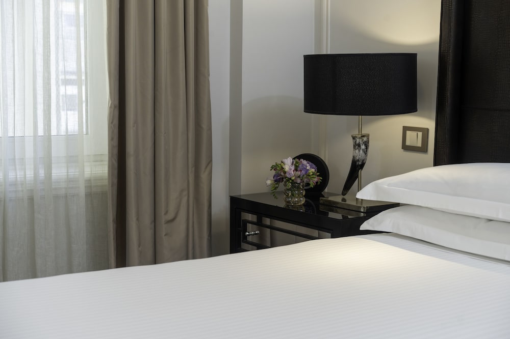 Deluxe Suite (Lounge) thumbnail 5