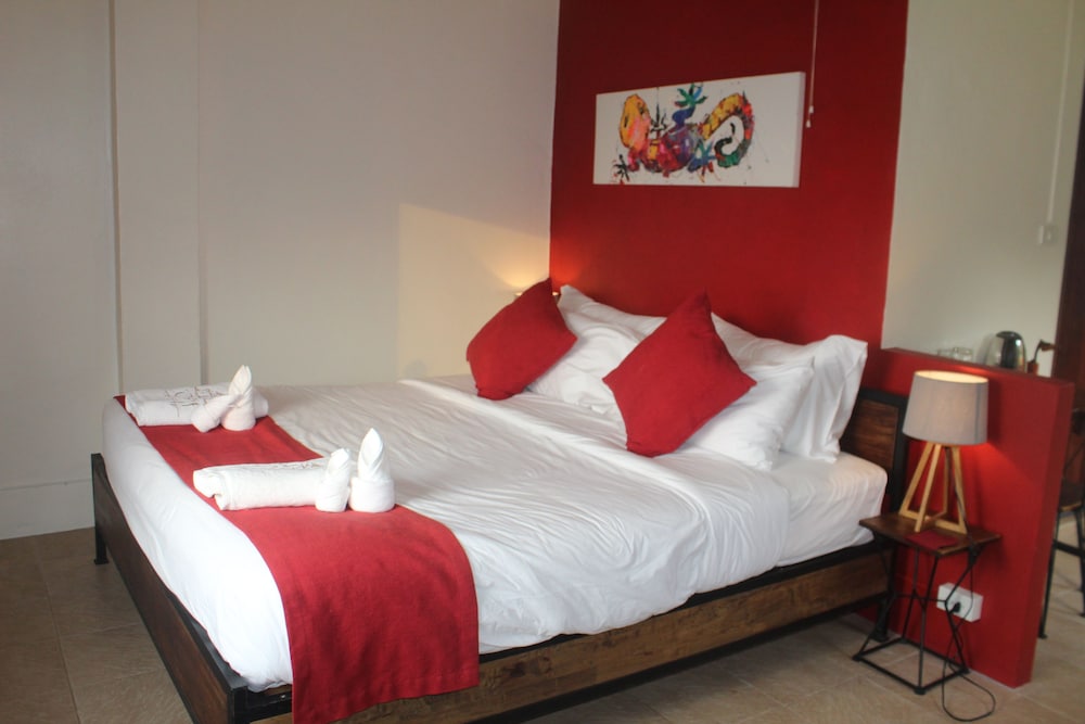 Superior Room, 1 King Bed, Ocean View photo 1
