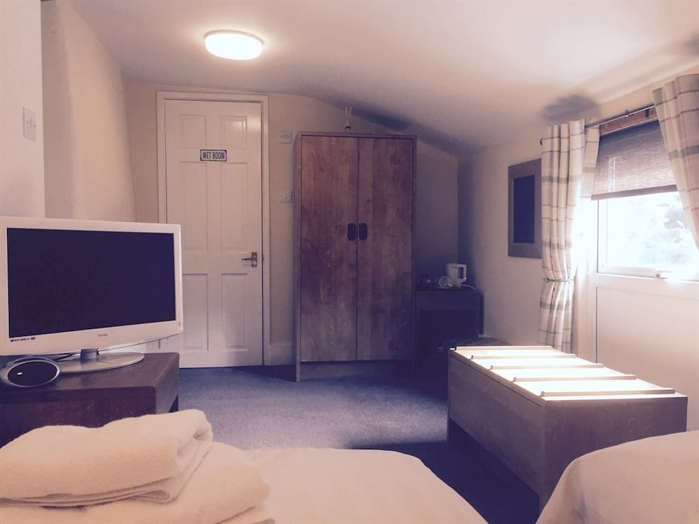 Twin Room, Ensuite photo 2