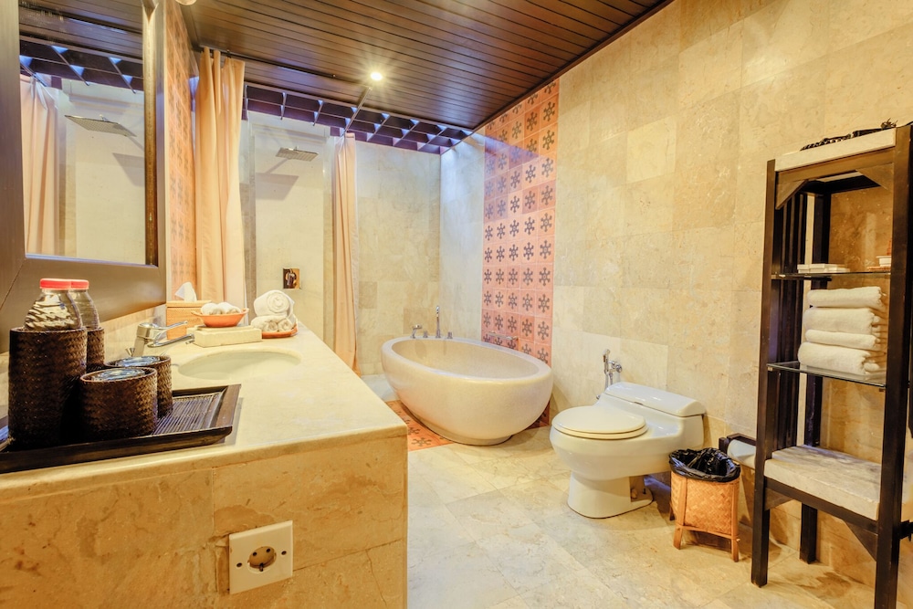 Superior Bungalow with Butler Service - Photo 3