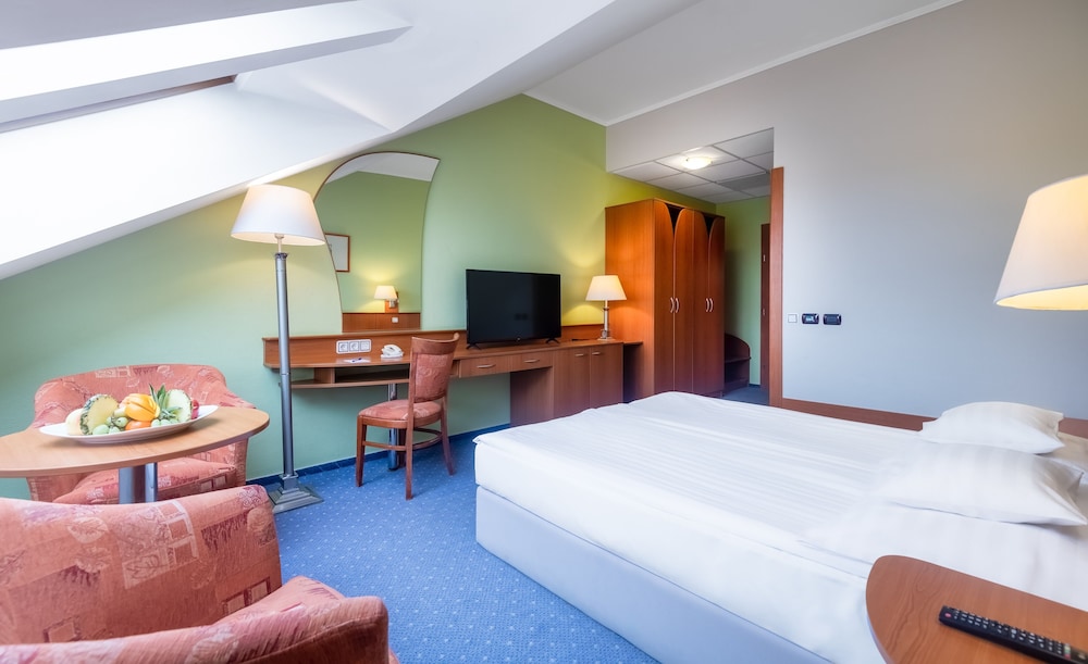 Classic Double or Twin Room photo 2