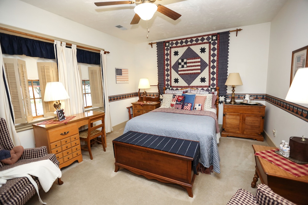 Americana Queen Room