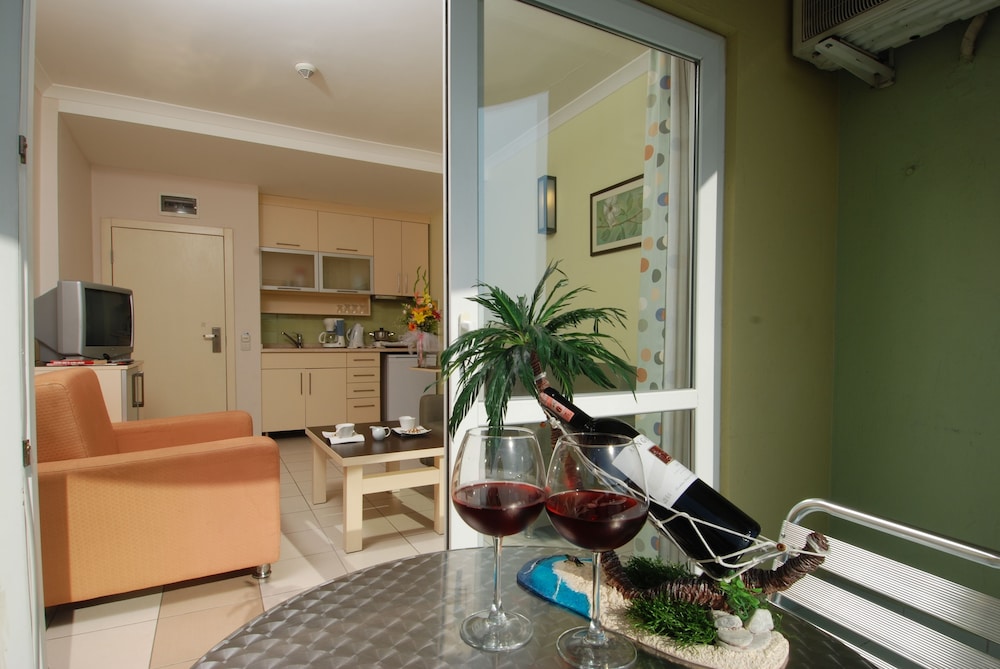 Apartment photo 2