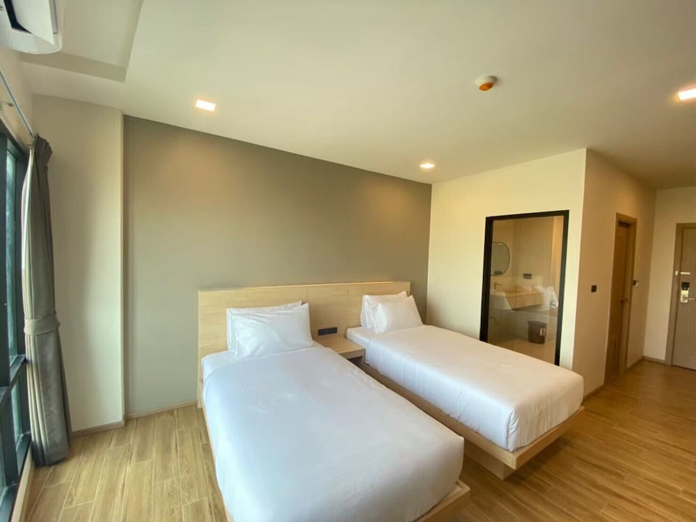 Standard Twin Room - Photo 1