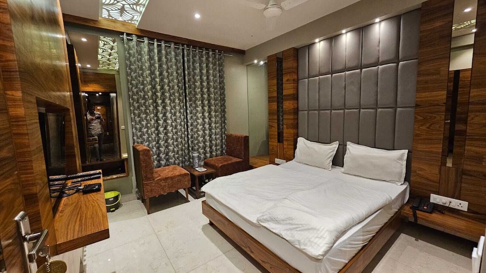 Deluxe Room - Photo 1