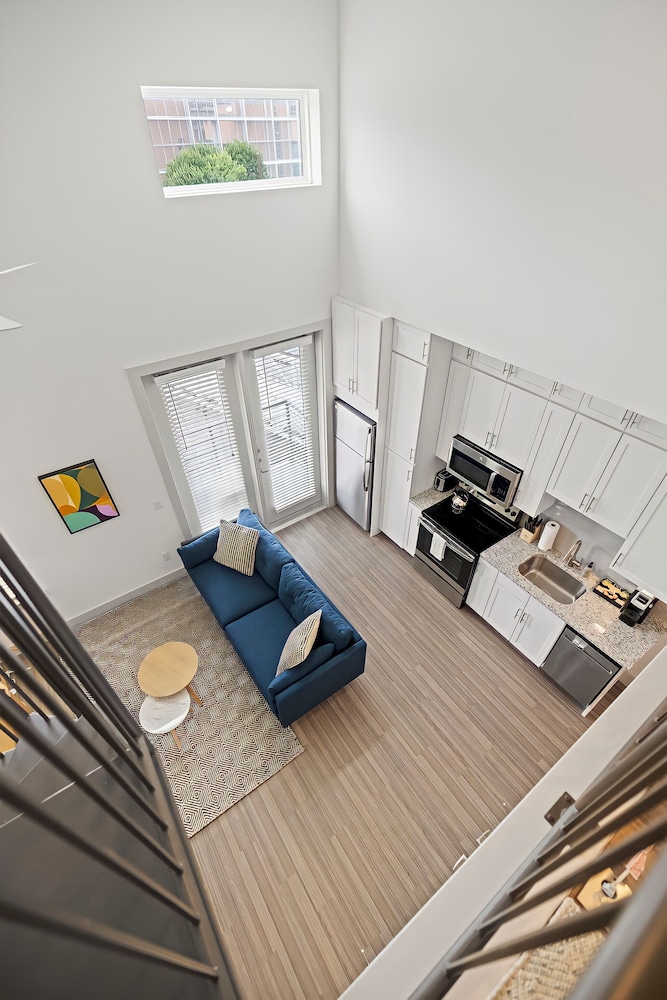Premier Studio - Photo 18