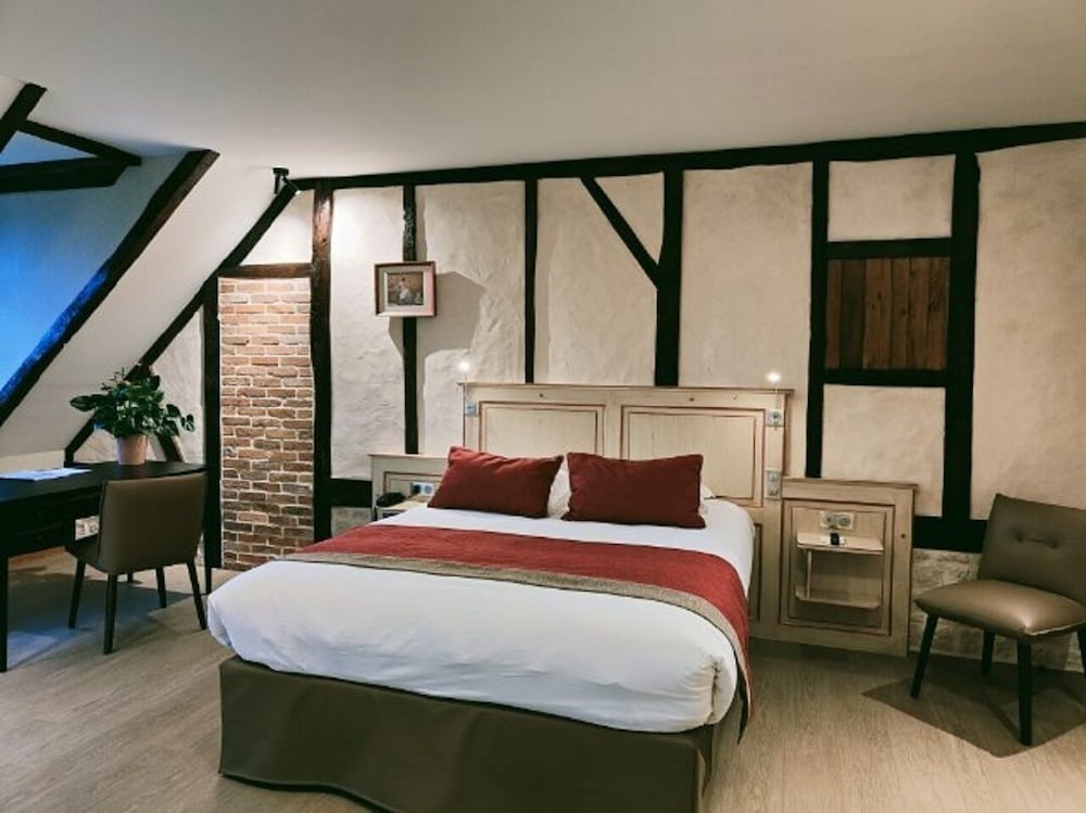 Suite, 1 Double Bed, Garden View photo 3