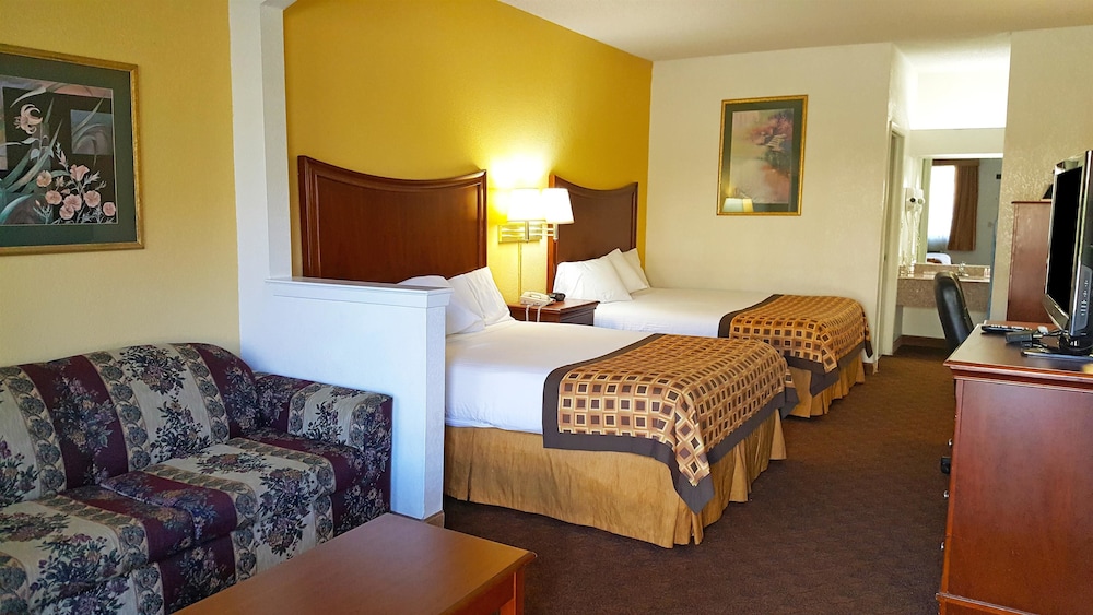 Suite, 2 Queen Beds, Smoking - Photo 3