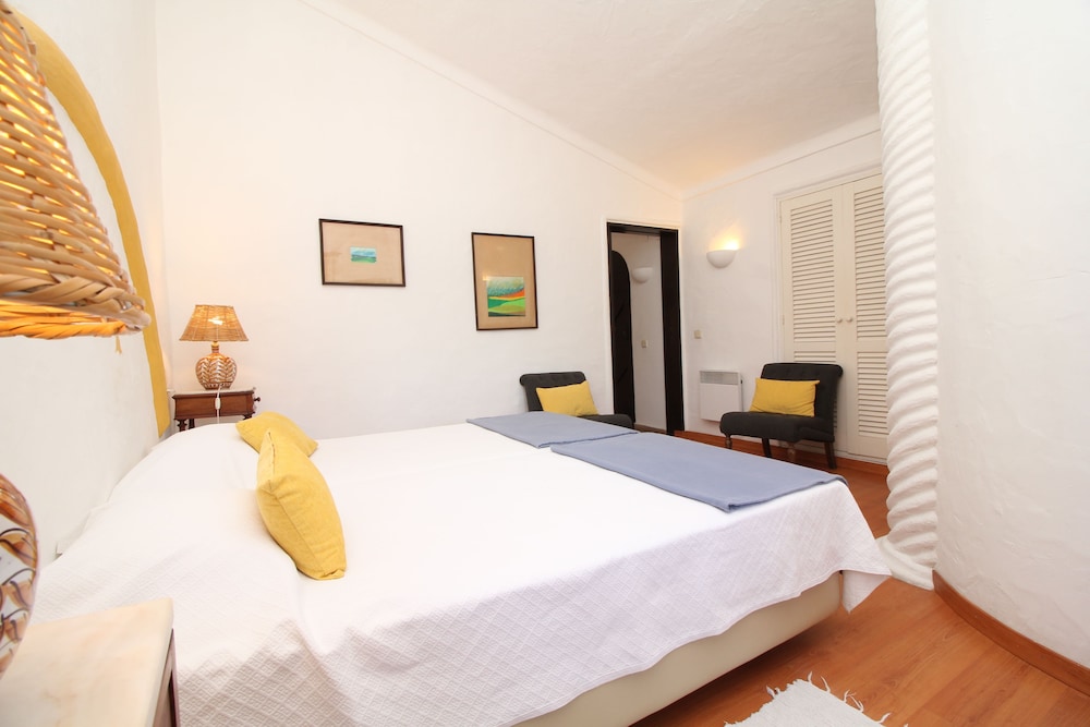 Twin Room - Photo 4