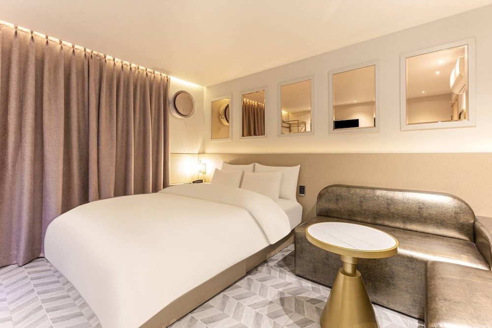 Luxury Single Room