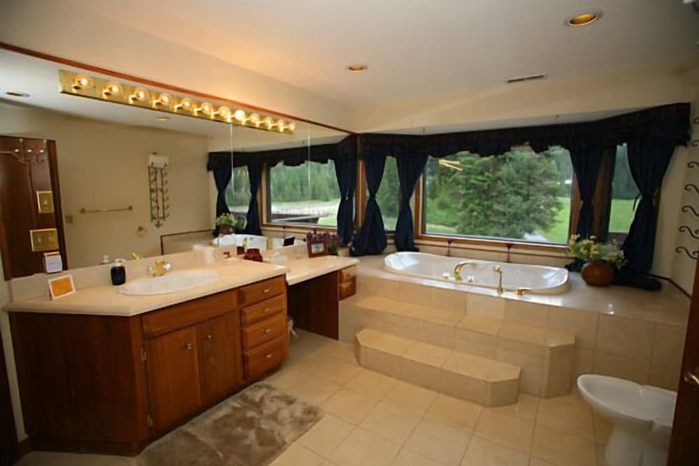 Aspen Suite photo 2