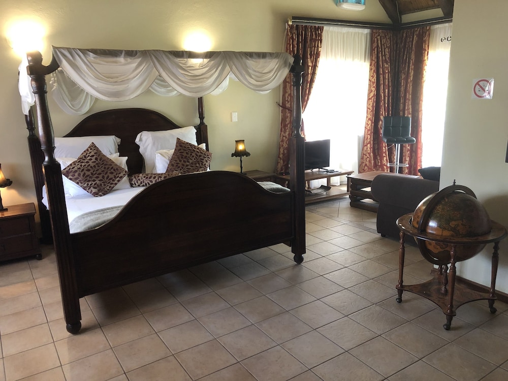 Superior Suite (Mahogany Bridal)