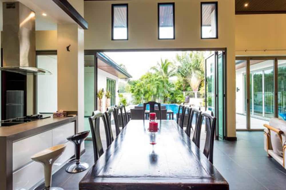Luxury 4 Bedrooms Private Pool Villa, Garden View photo 3
