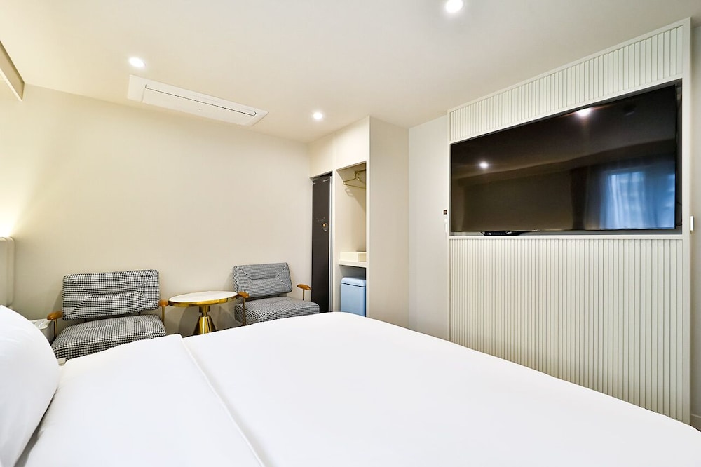 Standard Double Room - Photo 2
