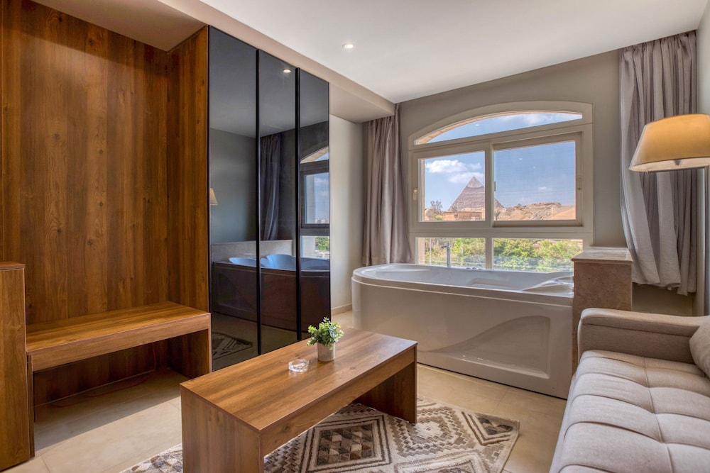 Junior Suite with Jacuzzi - Photo 7