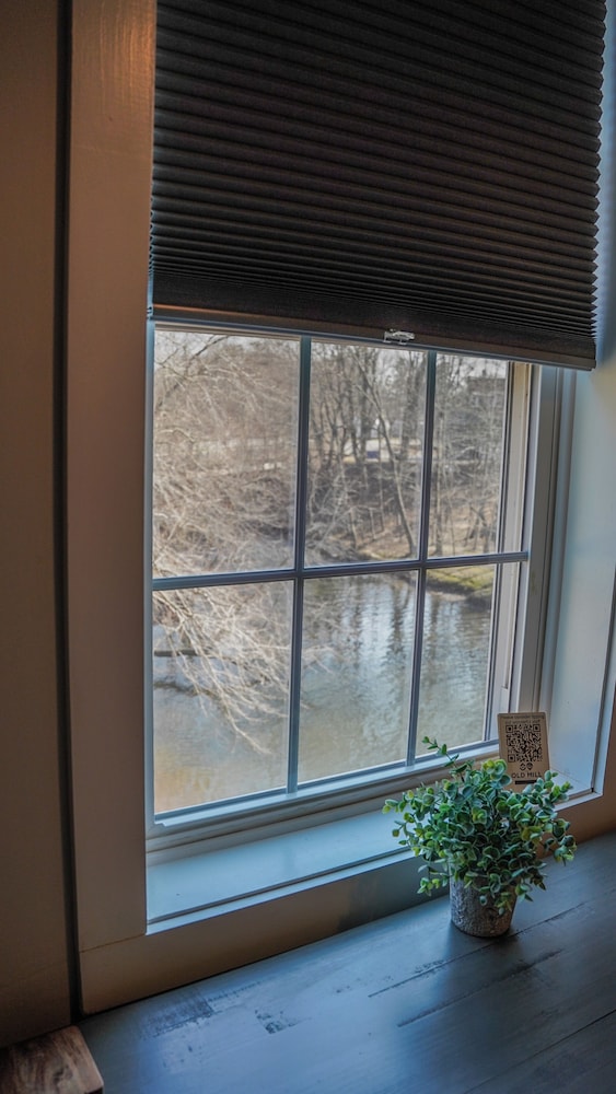 Room, River View (Hatfield Suite) photo 2