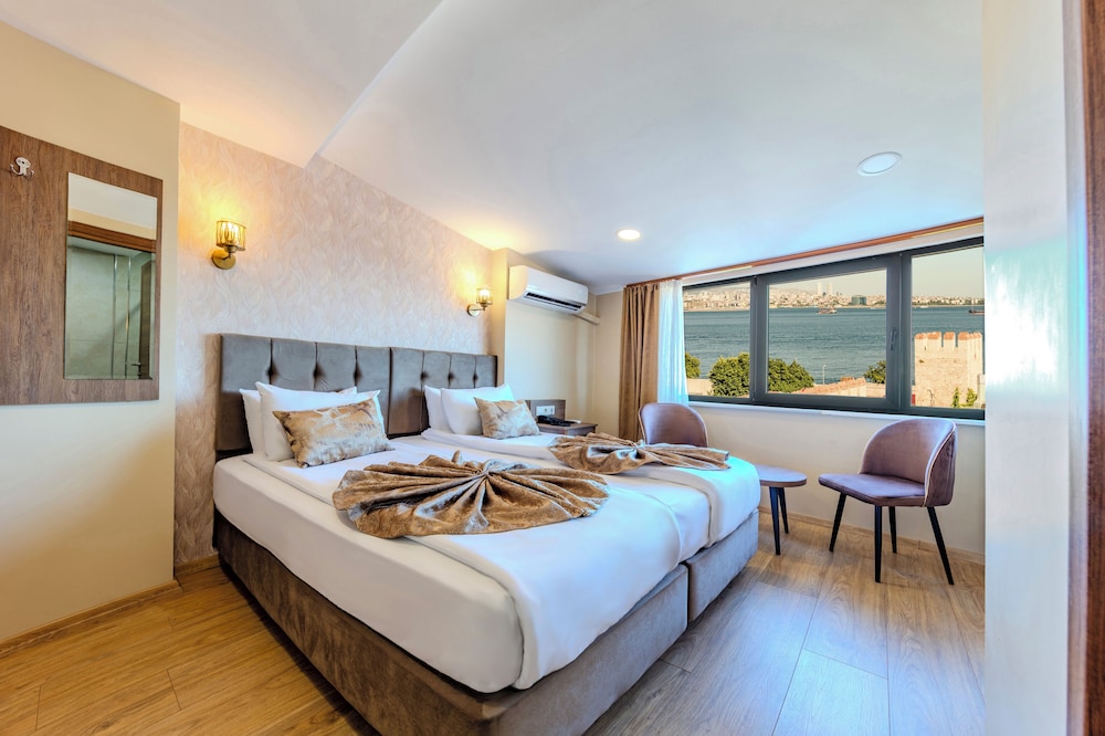 Deluxe Double or Twin Room with Sea View