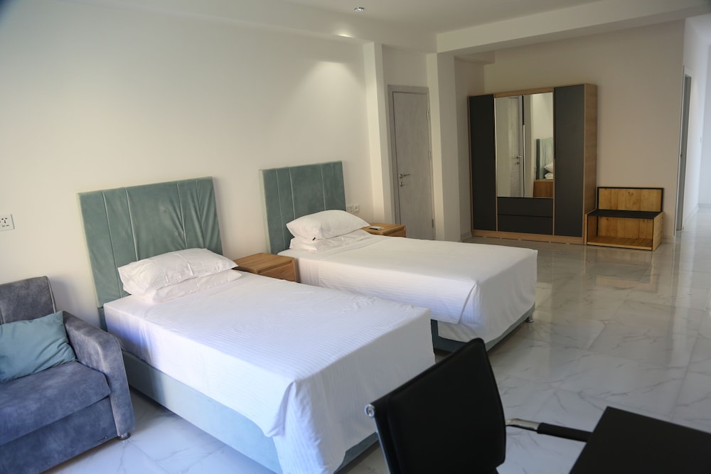 Deluxe Twin Room photo 3