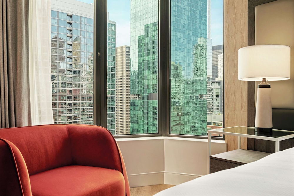 Suite, 1 Bedroom - Photo 1
