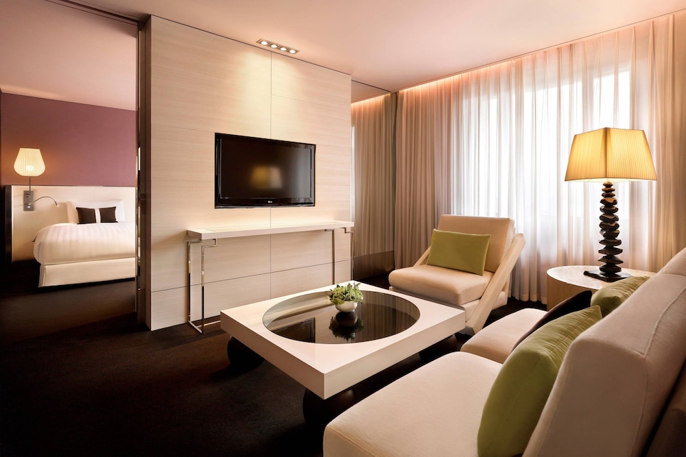 Club Suite, 1 King Bed photo 1