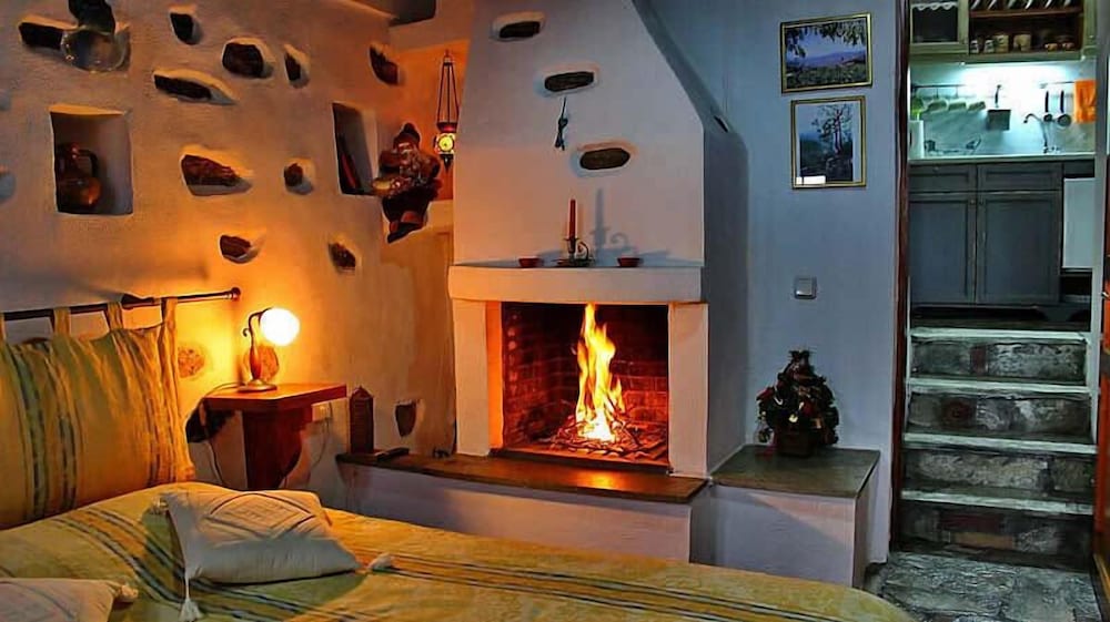 Traditional Studio Suite, Fireplace, Sea View (Maisonette)
