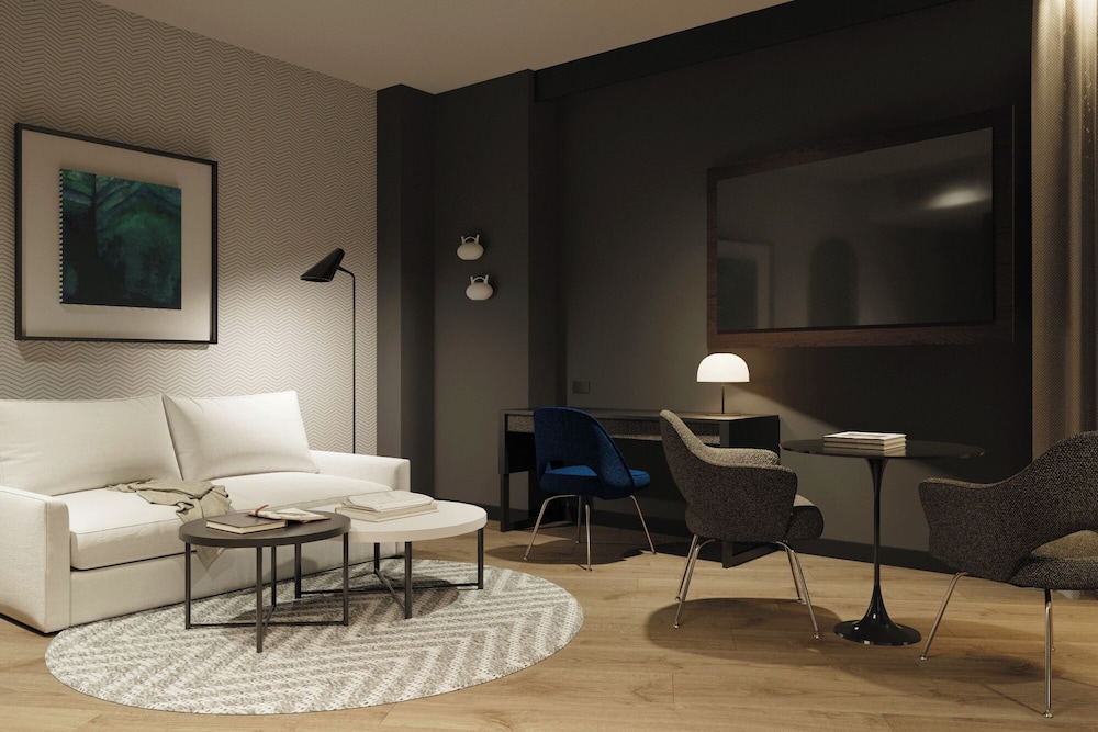 Suite, 1 King Bed with Sofa bed, Non Smoking