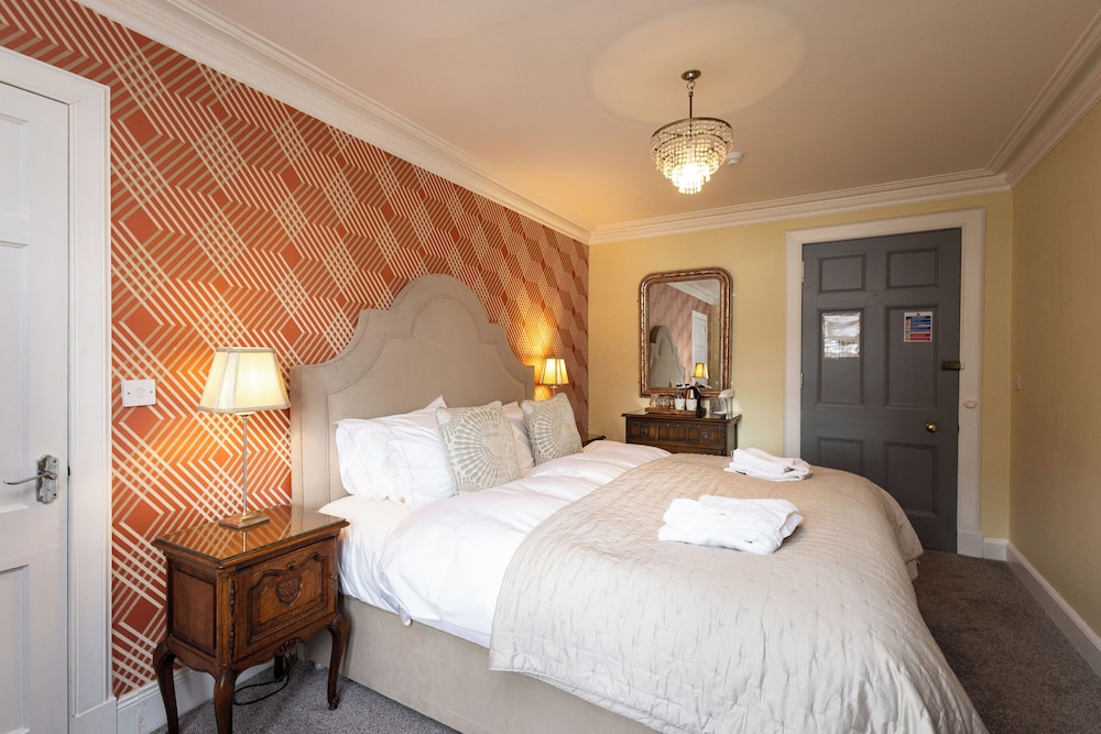Super King Rm with Lake View Ensuite Rm 4 photo 1